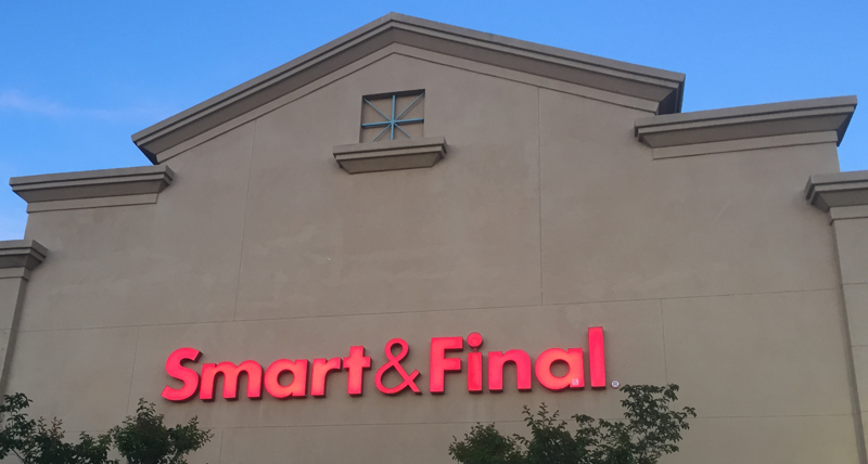 Smart And Final Store Front